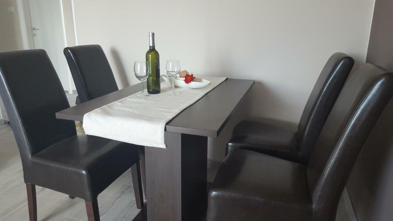 Luna Apartman Póla Kültér fotó